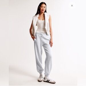 ABERCROMBIE & FITCH HIGH RISE SUNDAY JOGGER SWEAT PANT